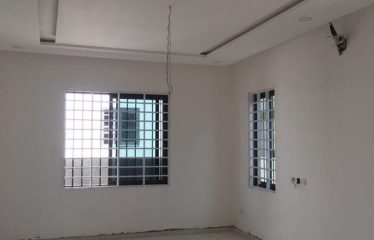 Elegant Oasis: Modern 3-Bedroom Home in Oyarifa