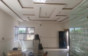 Elegant Oasis: Modern 3-Bedroom Home in Oyarifa