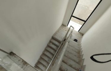 Oyarifa Luxe Haven: Stylish 3-Bedroom Townhouse